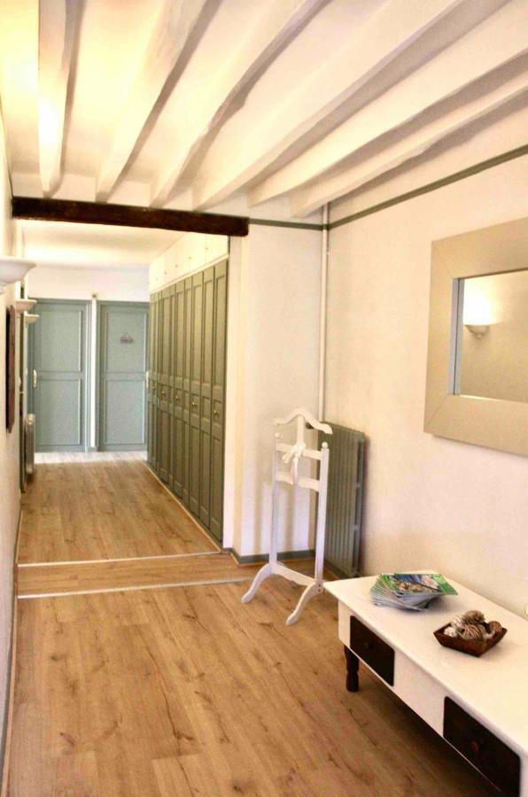 Chambres A La Maison Hermitage Aincourt Exterior foto