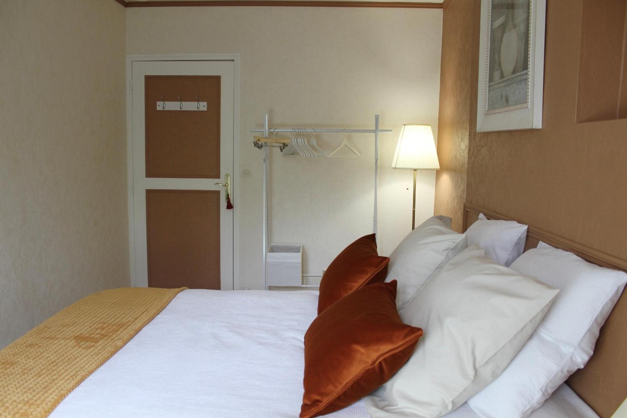 Chambres A La Maison Hermitage Aincourt Exterior foto