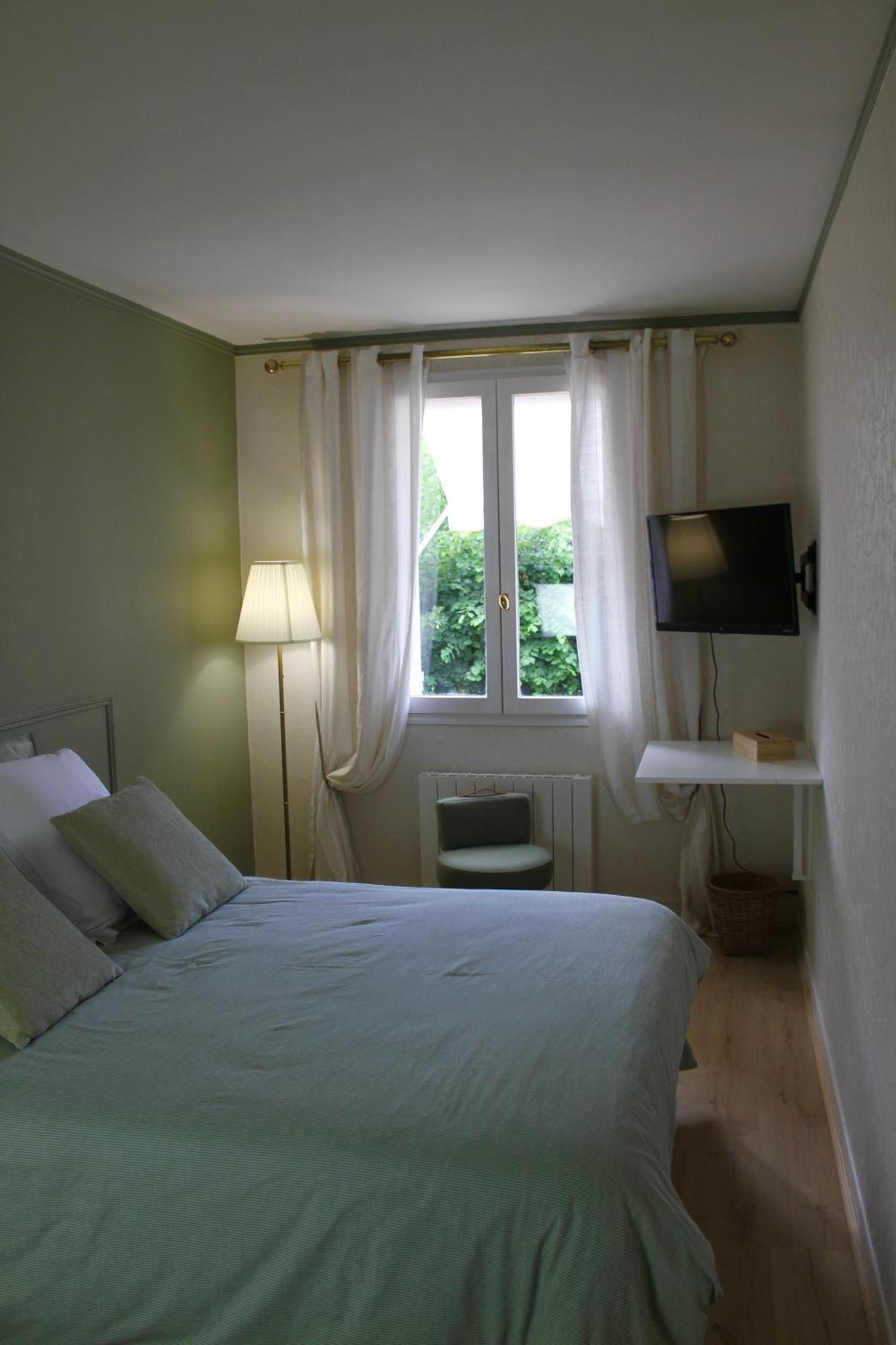 Chambres A La Maison Hermitage Aincourt Exterior foto